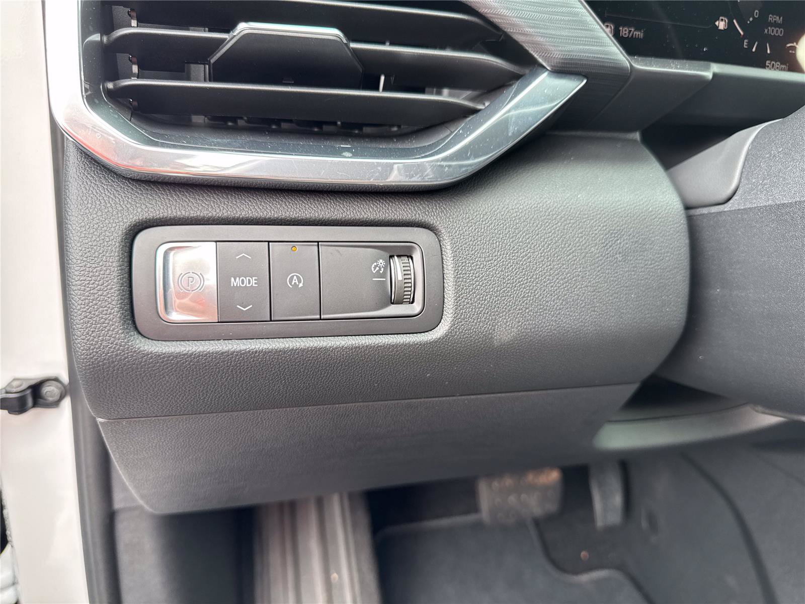 New 2026 GMC Acadia Elevation w/ Elevation Premium Package FWD image 24