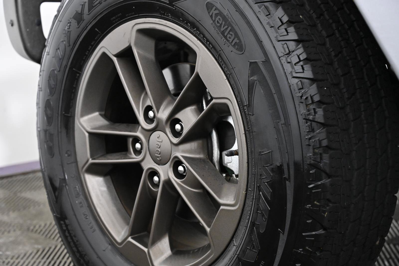 Used 2016 Jeep Wrangler Sahara image 26