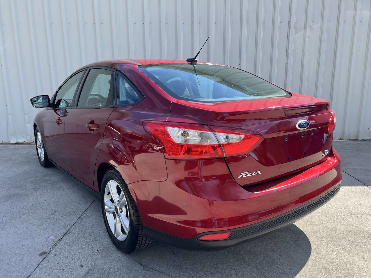 Used 2014 Ford Focus SE w/ SE Winter Package FWD image 5
