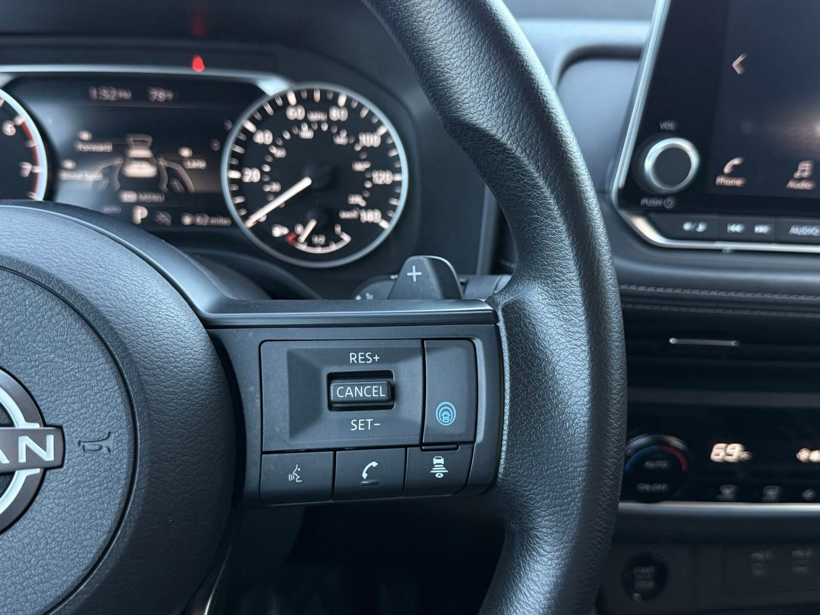 Used 2024 Nissan Rogue SV image 30