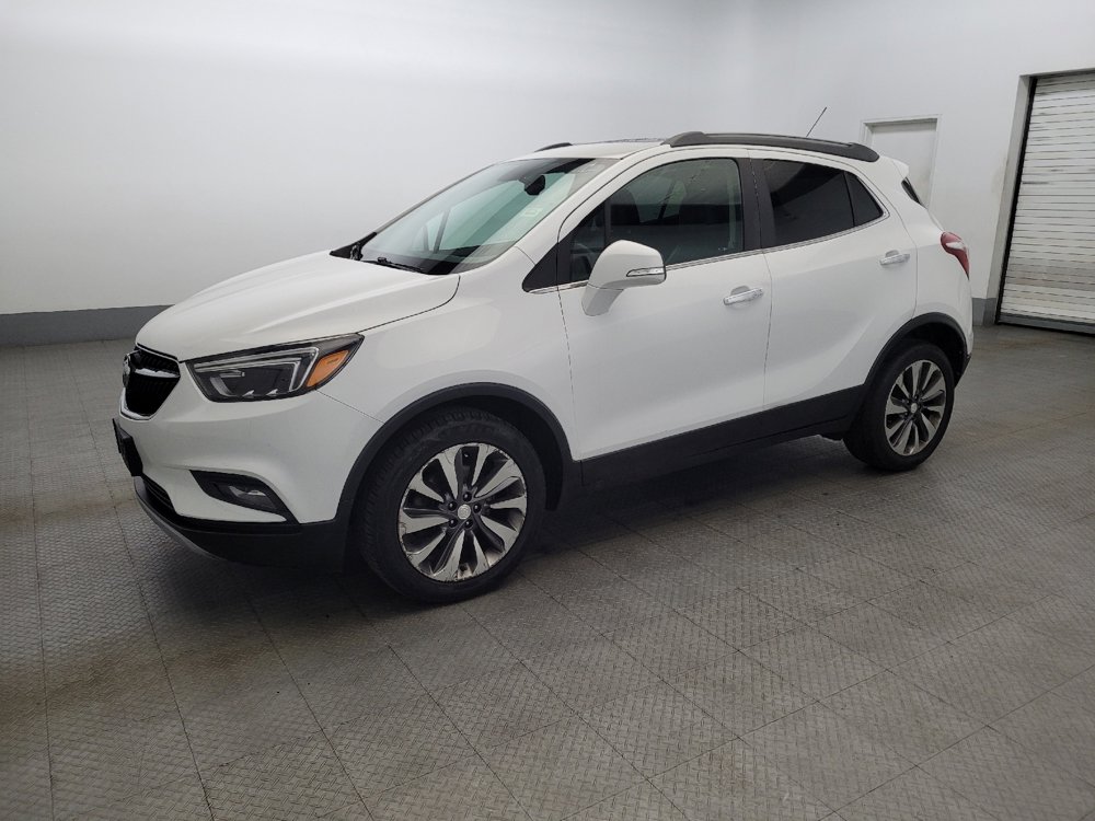 Used 2018 Buick Encore Essence image 2