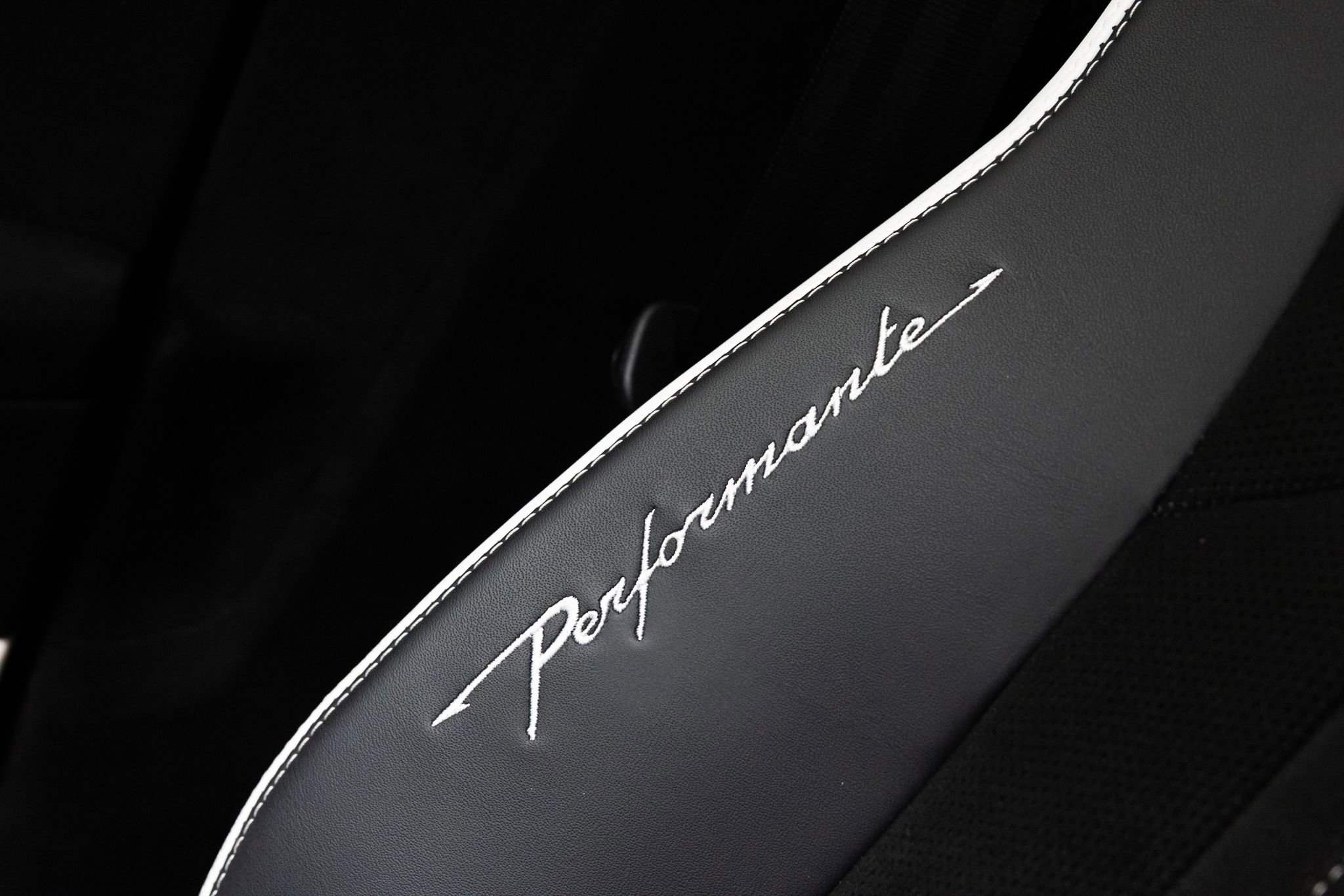 Used 2024 Lamborghini Urus Performante image 18