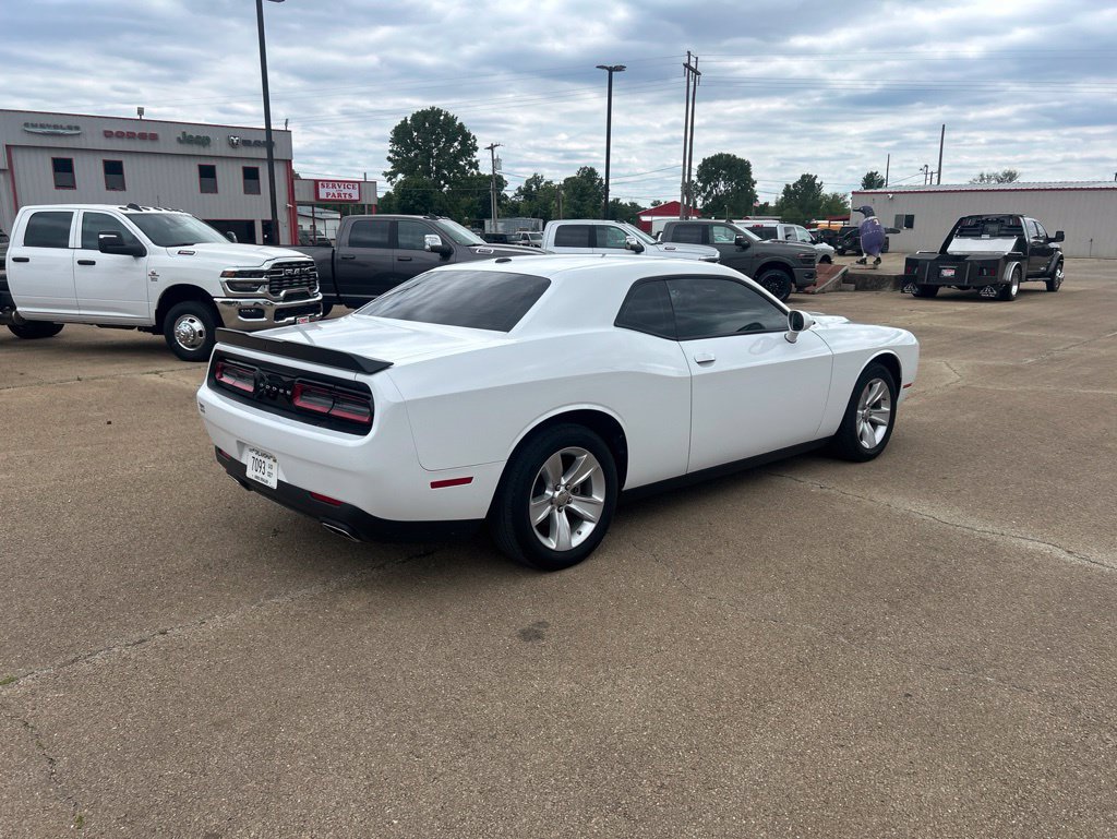 Used 2023 Dodge Challenger SXT RWD image 5