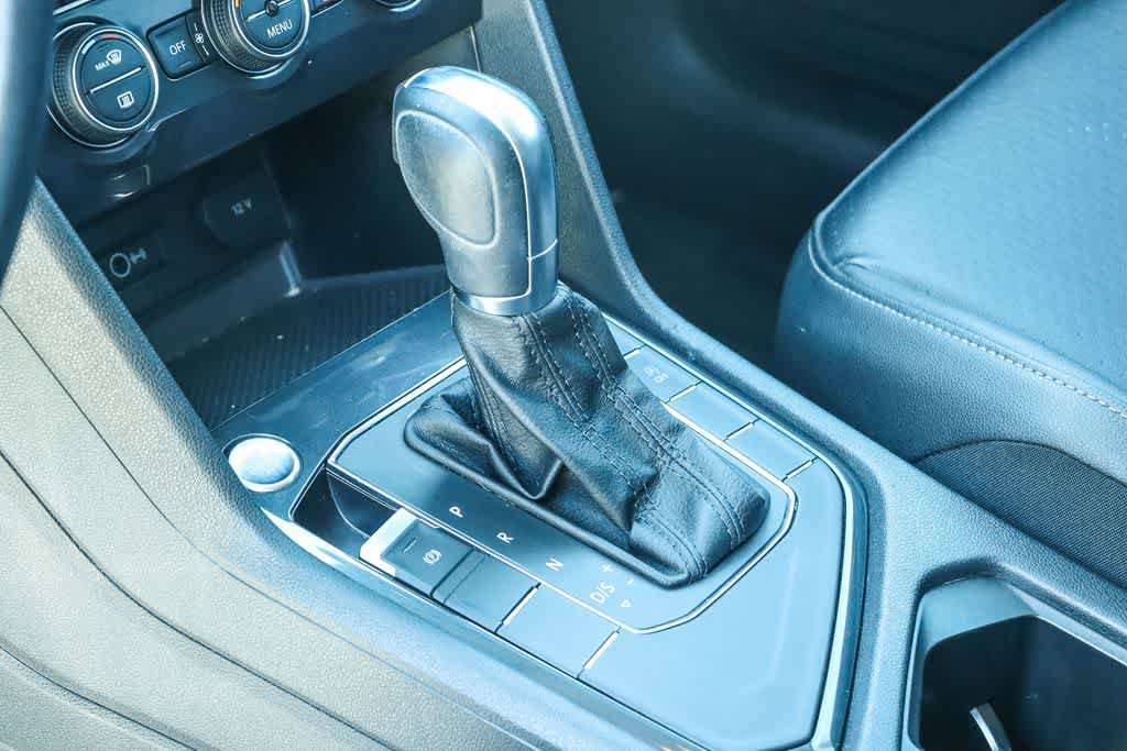 Used 2019 Volkswagen Tiguan SE FWD image 16