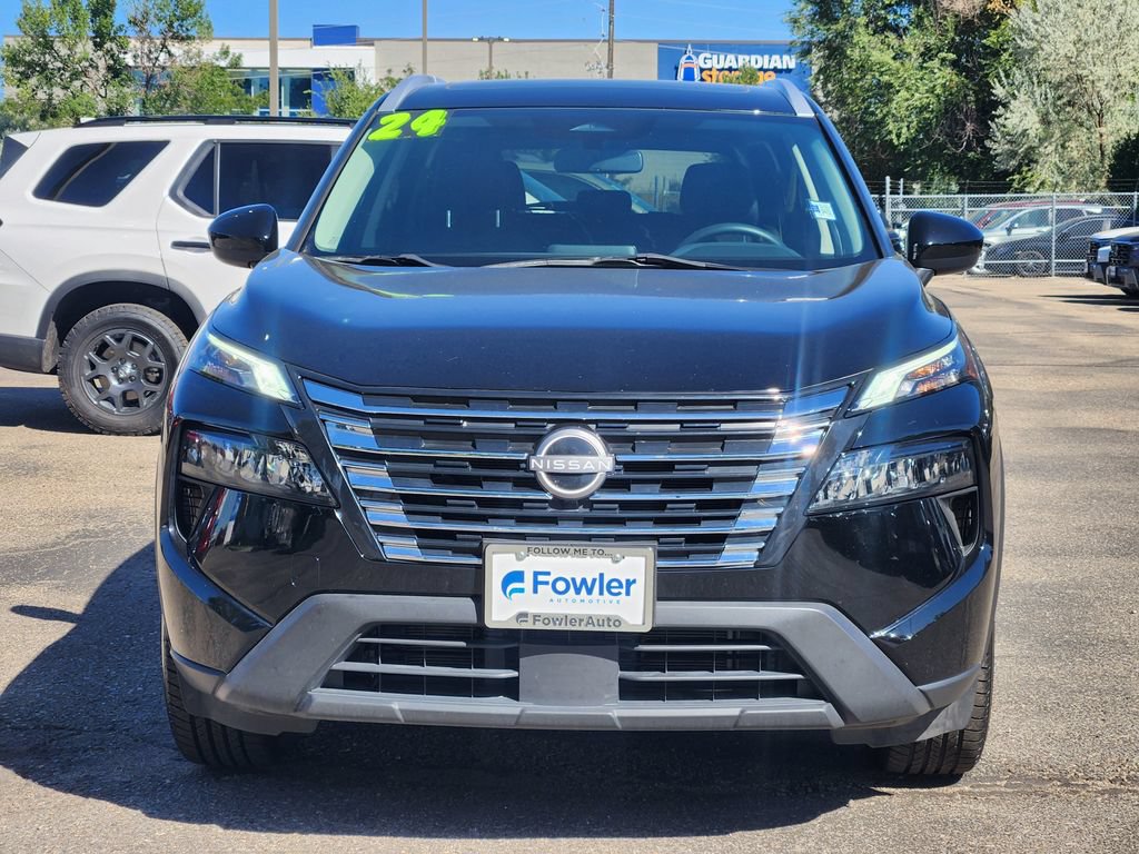 Used 2024 Nissan Rogue SV w/ SV Premium Package AWD/4WD image 2