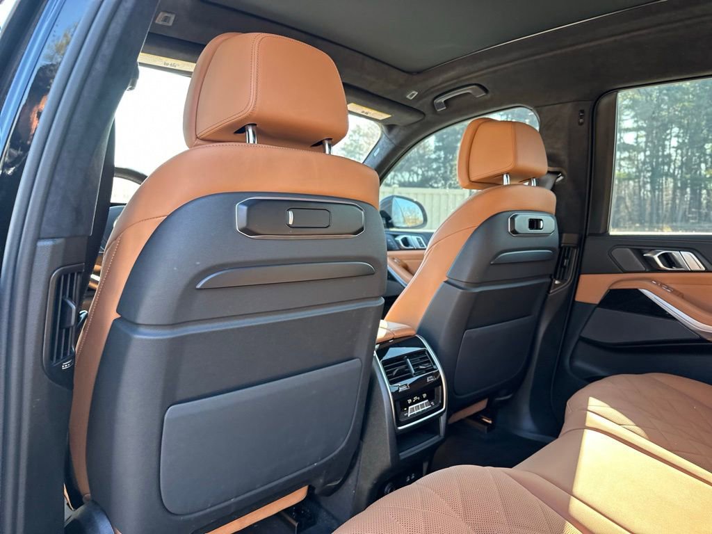 Used 2025 BMW X7 xDrive40i w/ M Sport Package image 21