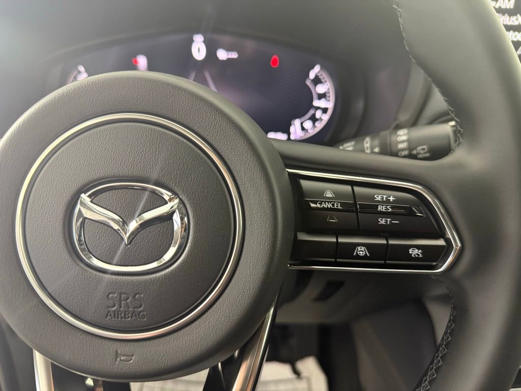 New 2025 MAZDA CX-70 Plug-In Hybrid w/ Premium Pkg image 17