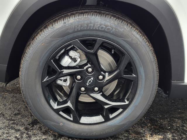 New 2026 Chevrolet Trax LT w/ Midnight Edition FWD image 5