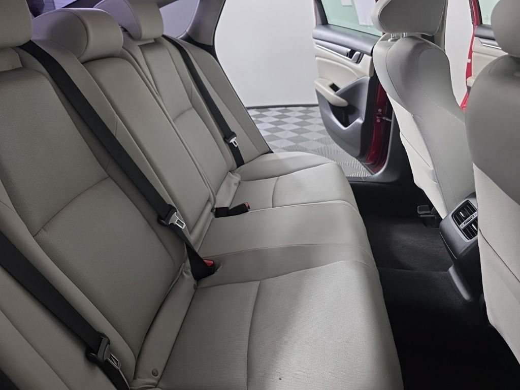 Used 2018 Honda Accord EX image 35