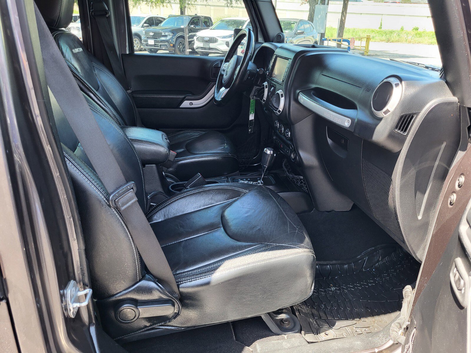 Used 2014 Jeep Wrangler Unlimited Rubicon AWD/4WD image 12