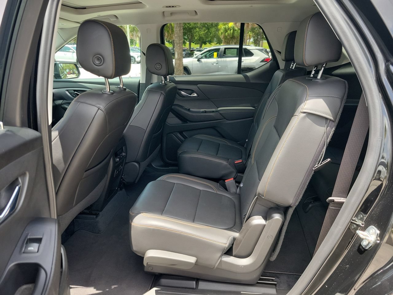 Used 2021 Chevrolet Traverse Premier w/ Redline Edition AWD/4WD image 11