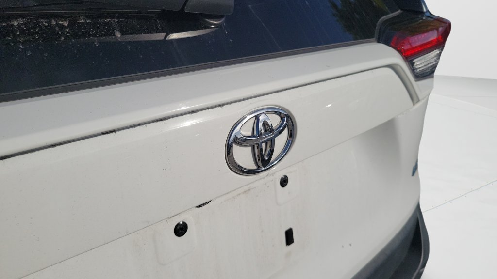 Used 2024 Toyota RAV4 LE FWD image 7