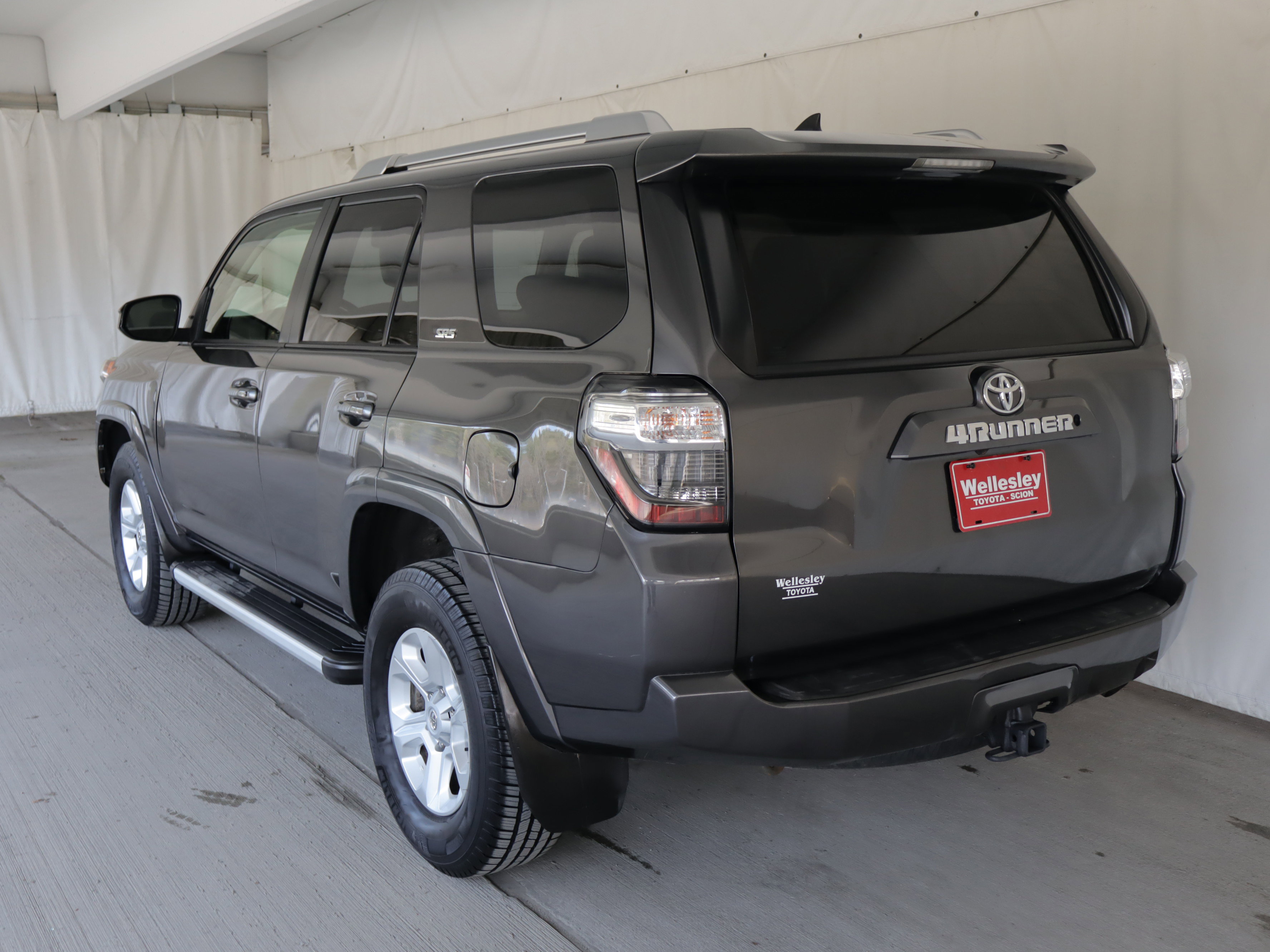 Used 2014 Toyota 4Runner SR5 image 26
