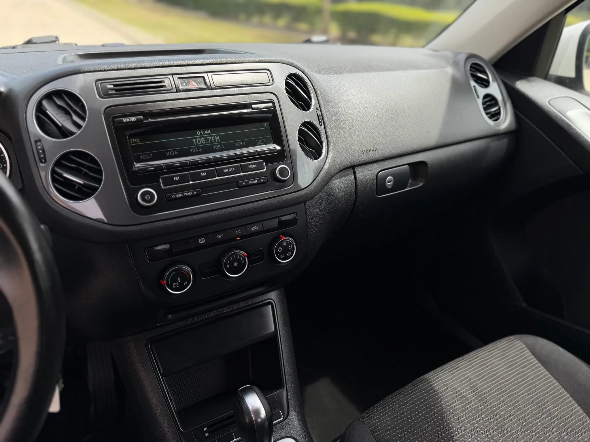 Used 2014 Volkswagen Tiguan S FWD image 20
