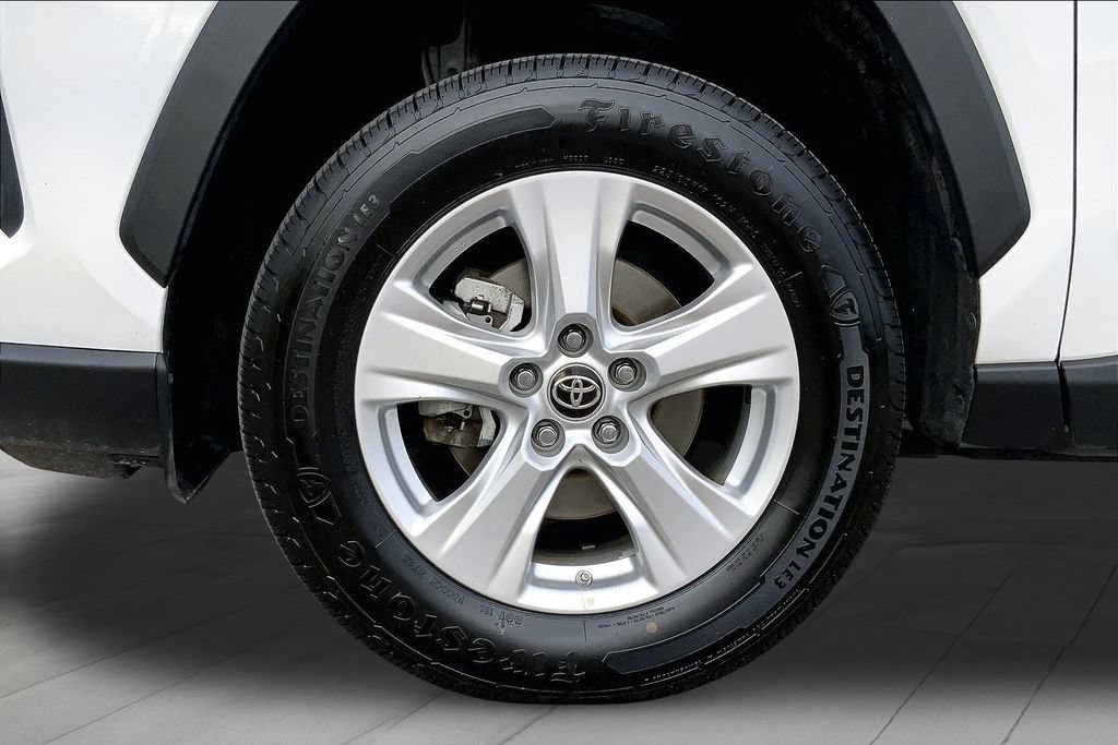 Used 2021 Toyota RAV4 LE AWD/4WD image 33