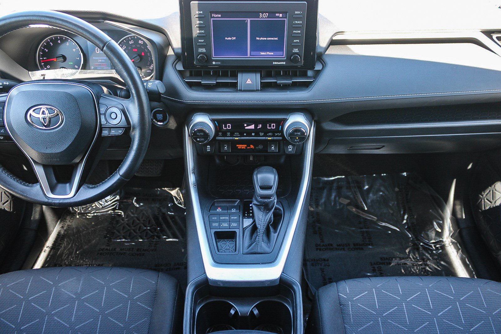 Used 2021 Toyota RAV4 XLE w/ XLE Grade Weather Package AWD/4WD image 13