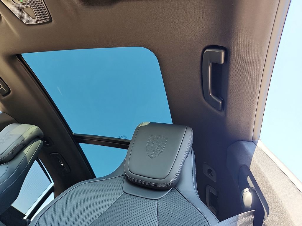 New 2026 Porsche Macan 4S Electric image 14