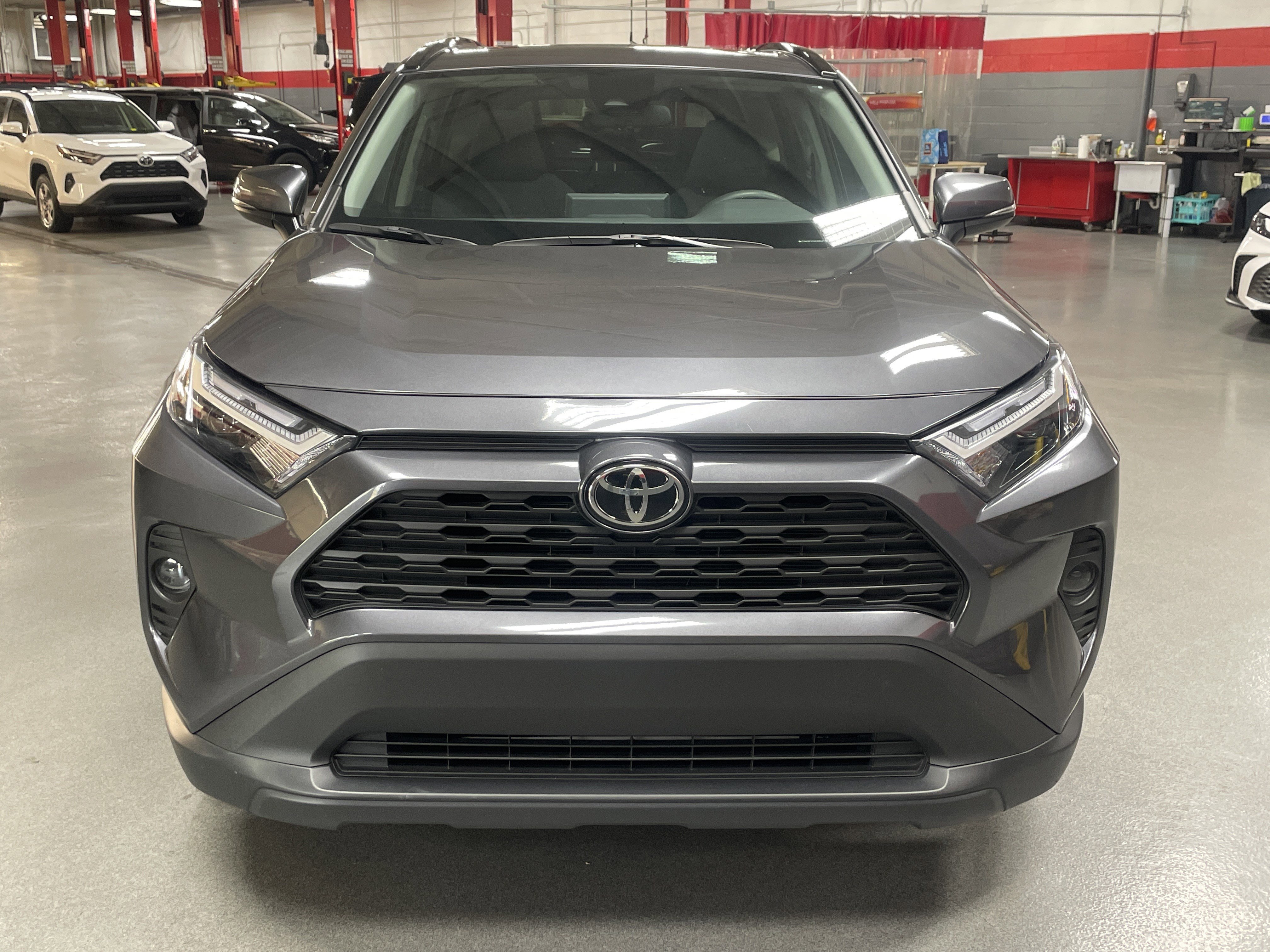 Used 2025 Toyota RAV4 XLE video 3