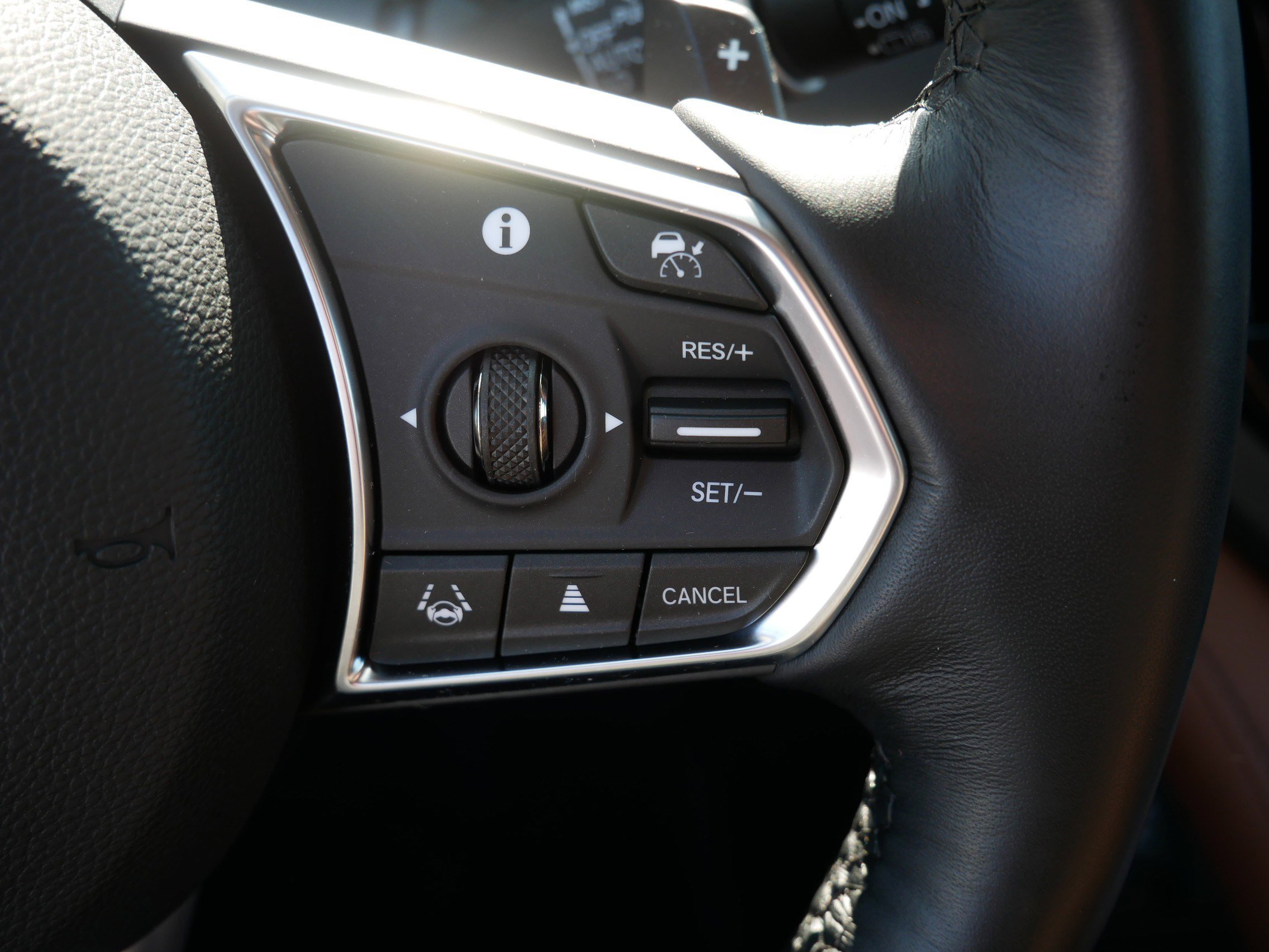 Used 2024 Acura RDX SH-AWD w/ Advance Package image 30