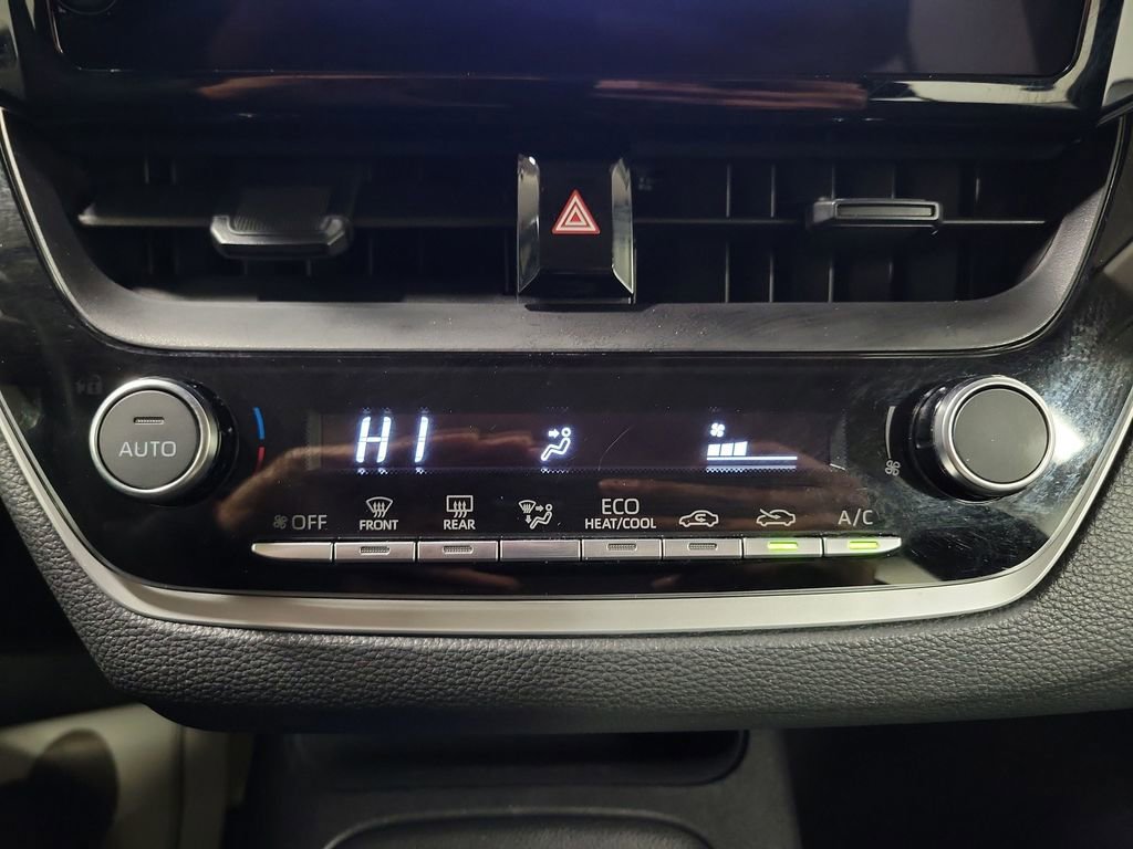 Used 2025 Toyota Corolla LE image 17