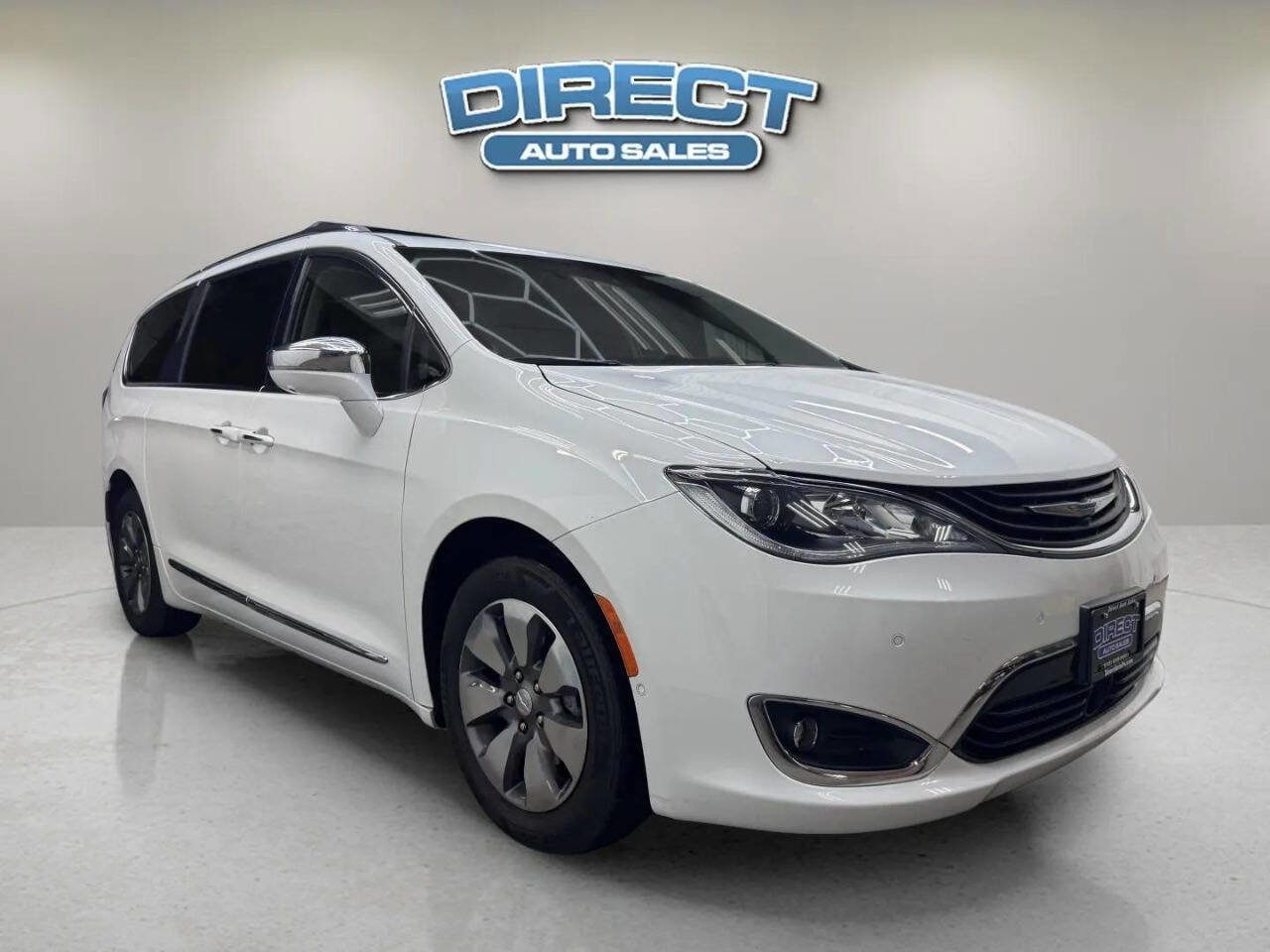 Used 2018 Chrysler Pacifica Limited w/ Advanced Safetytec Group FWD image 1