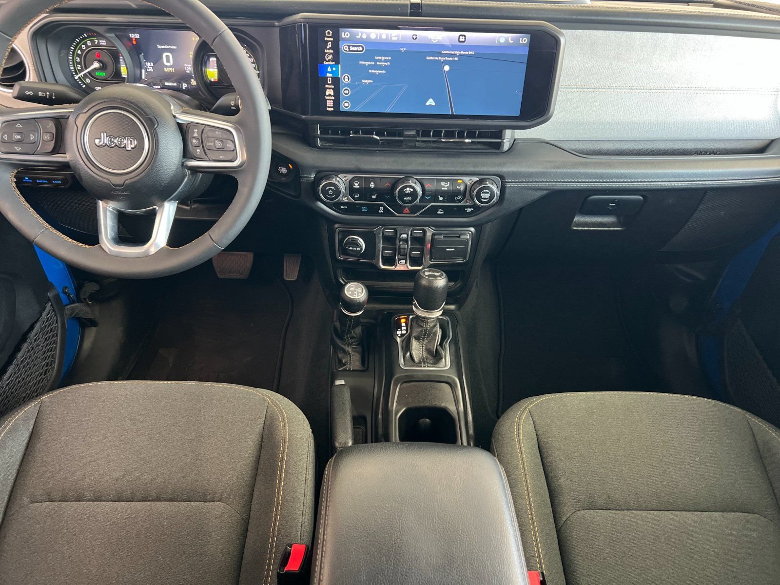 Used 2024 Jeep Wrangler Unlimited Sahara w/ Technology Group AWD/4WD image 14