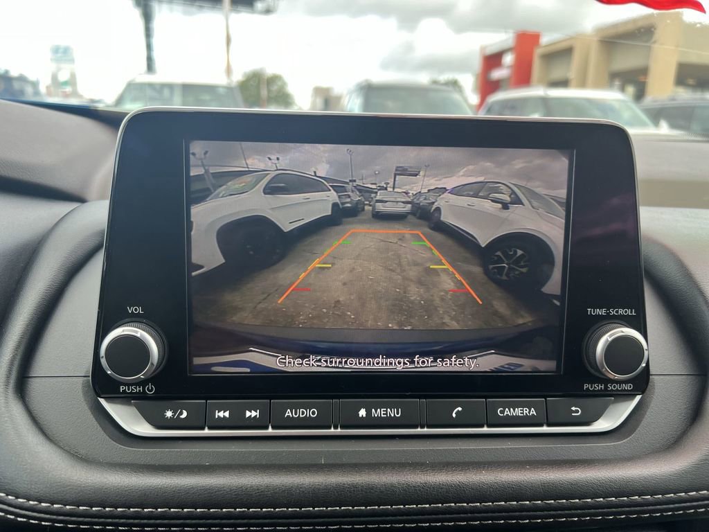 Used 2023 Nissan Rogue SV image 18