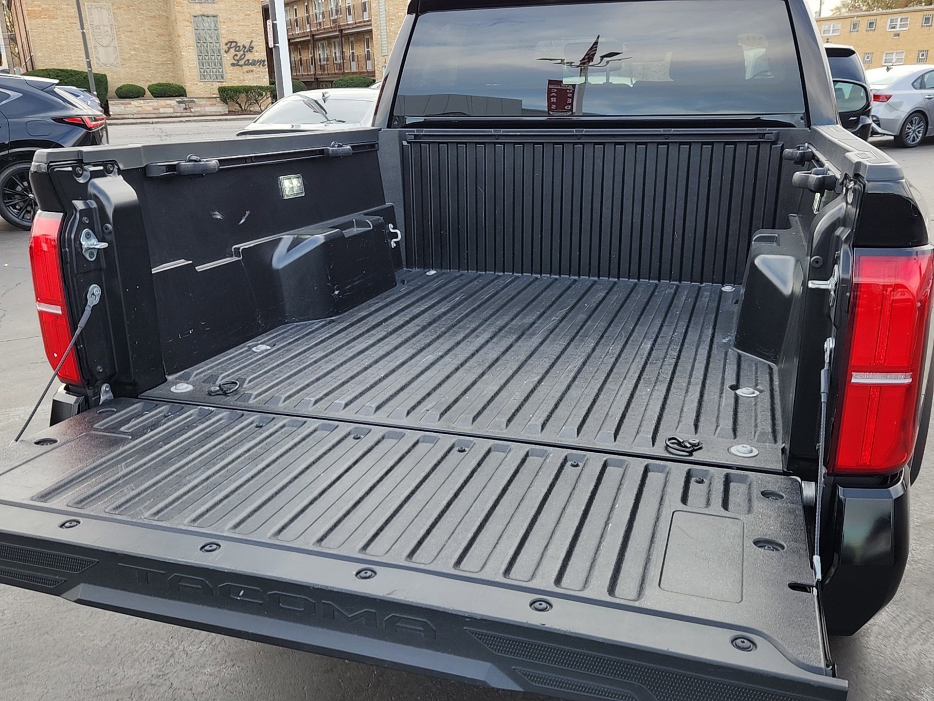 Used 2024 Toyota Tacoma TRD Off-Road image 25