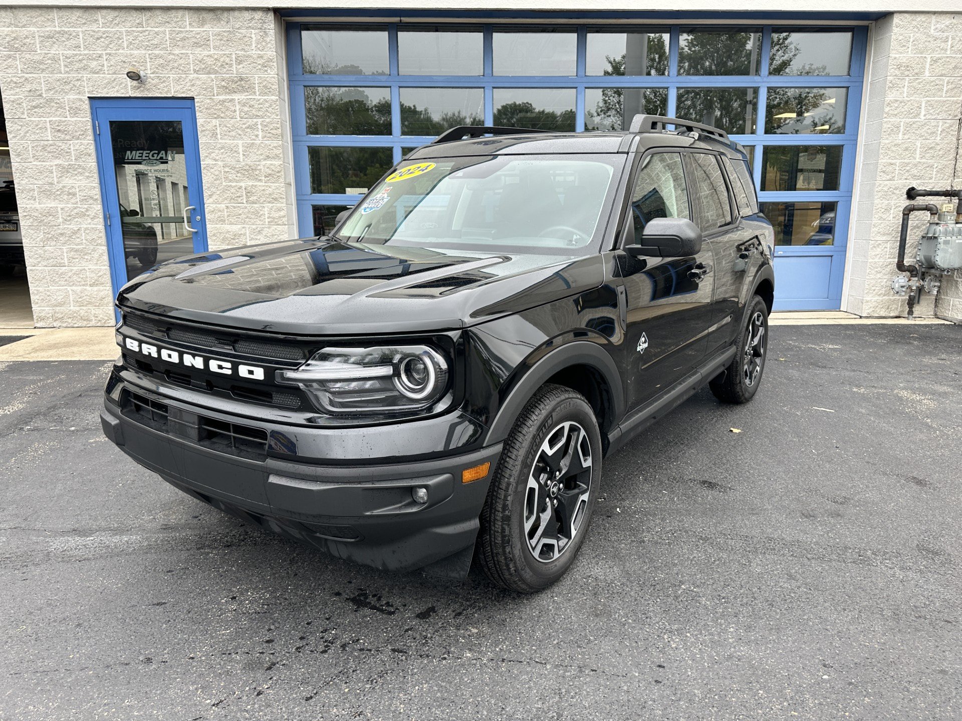 Used 2024 Ford Bronco Sport Outer Banks AWD/4WD image 2