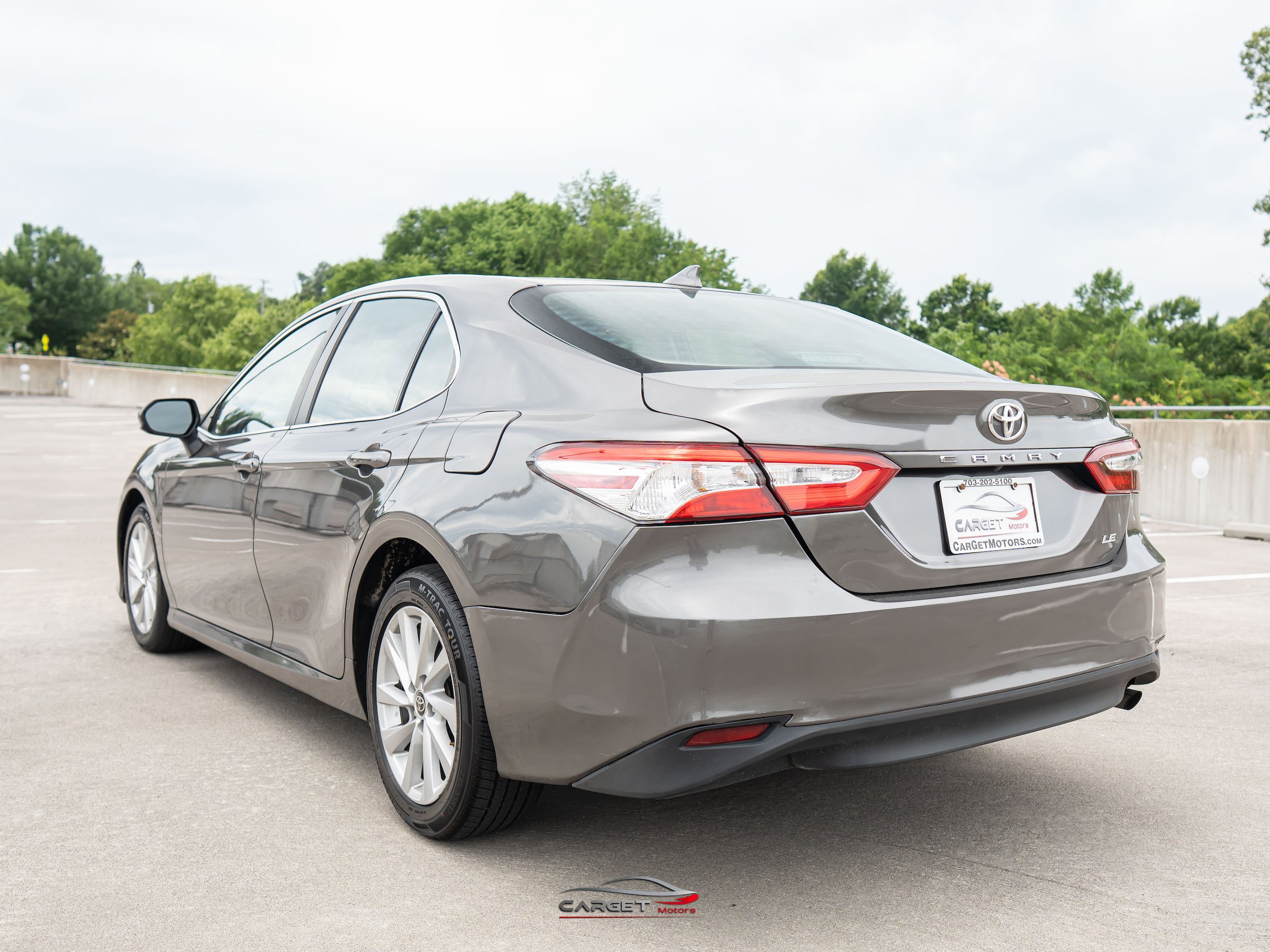 Used 2021 Toyota Camry LE FWD image 5