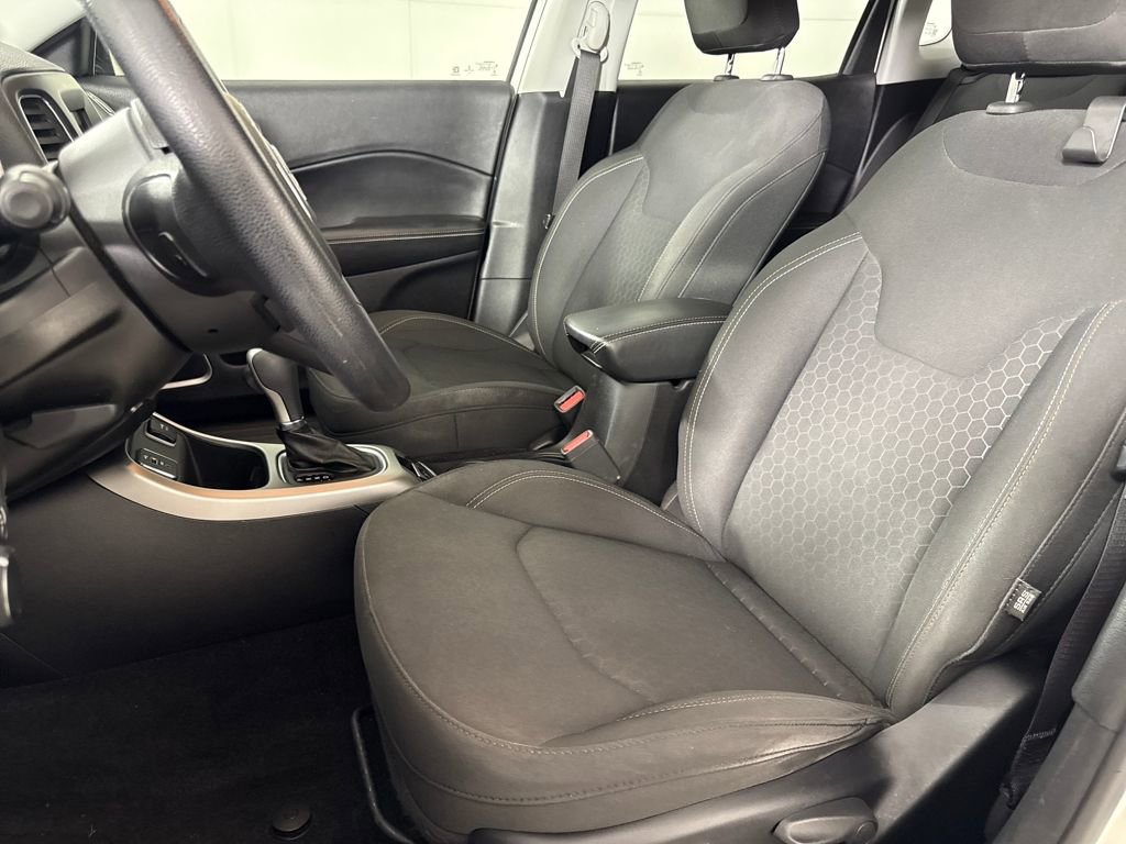 Used 2018 Jeep Compass Sport w/ Tech Group image 11