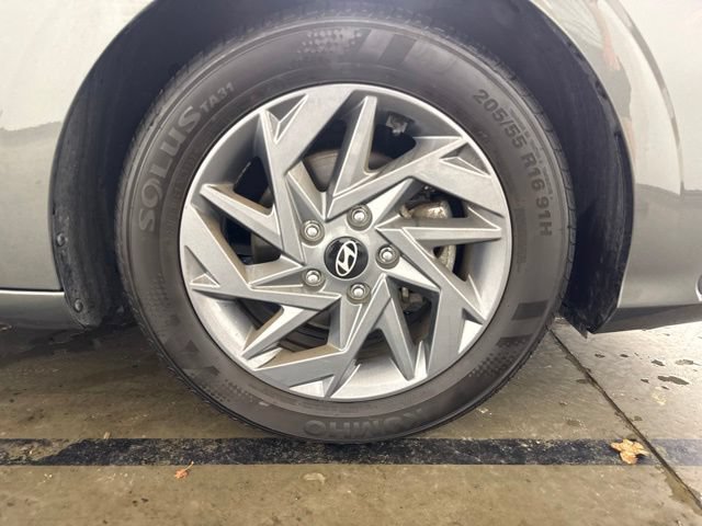 Used 2024 Hyundai Elantra SEL FWD image 12