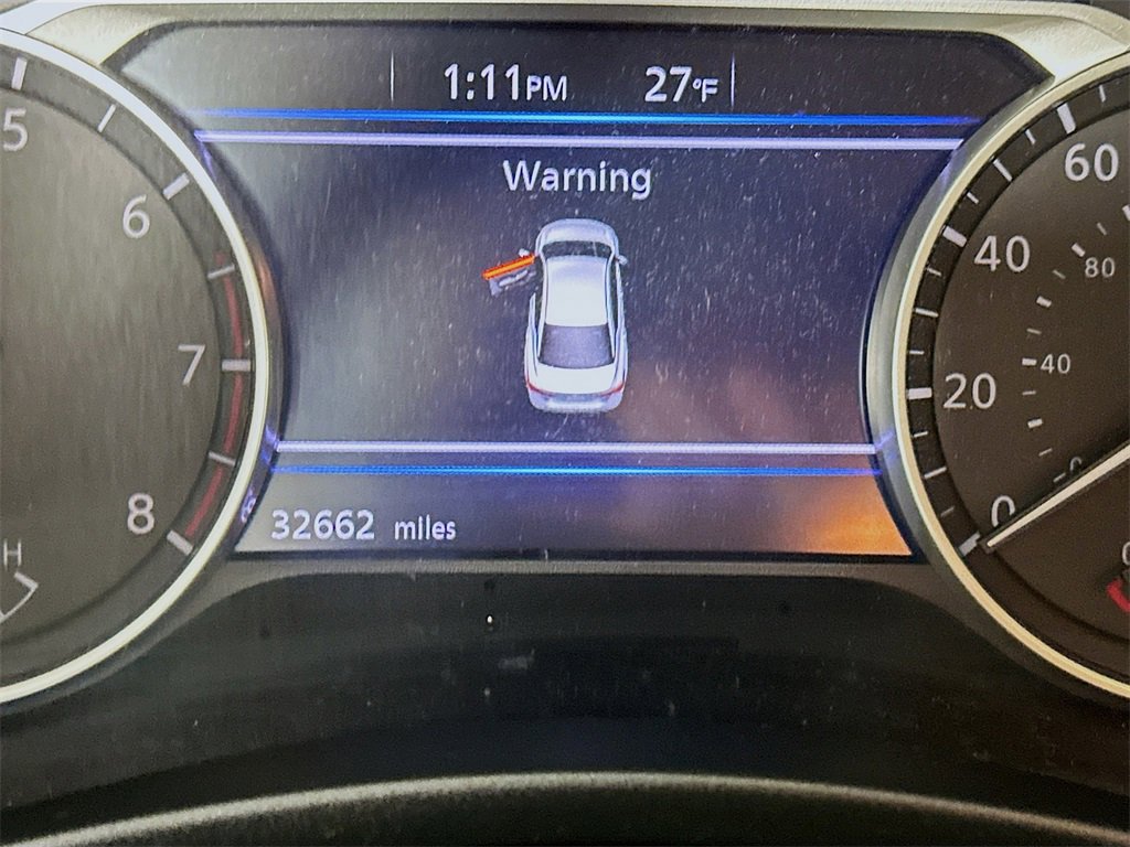 Used 2022 Nissan Sentra SV w/ SV Premium Package image 12