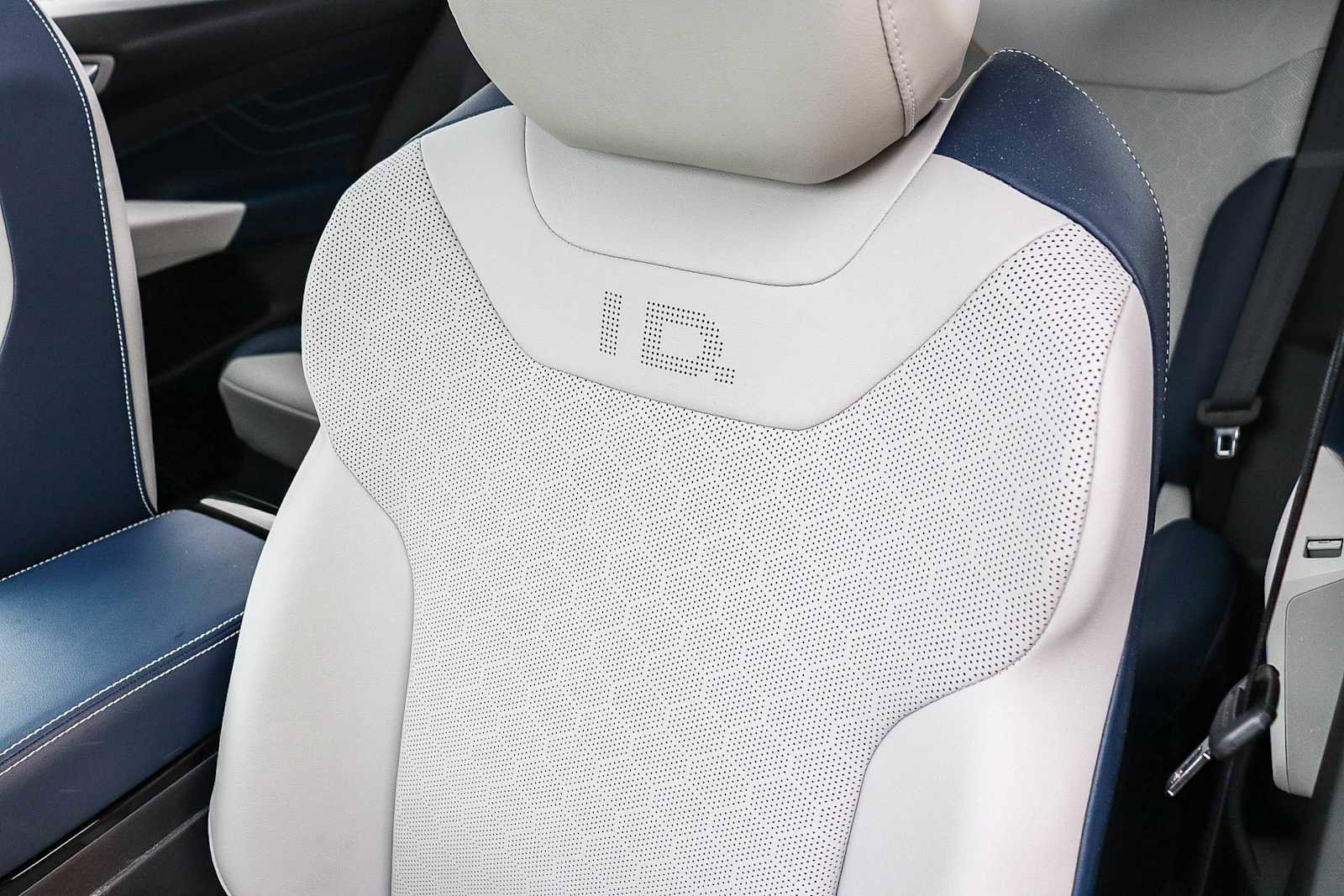 Used 2023 Volkswagen ID.4 S image 25