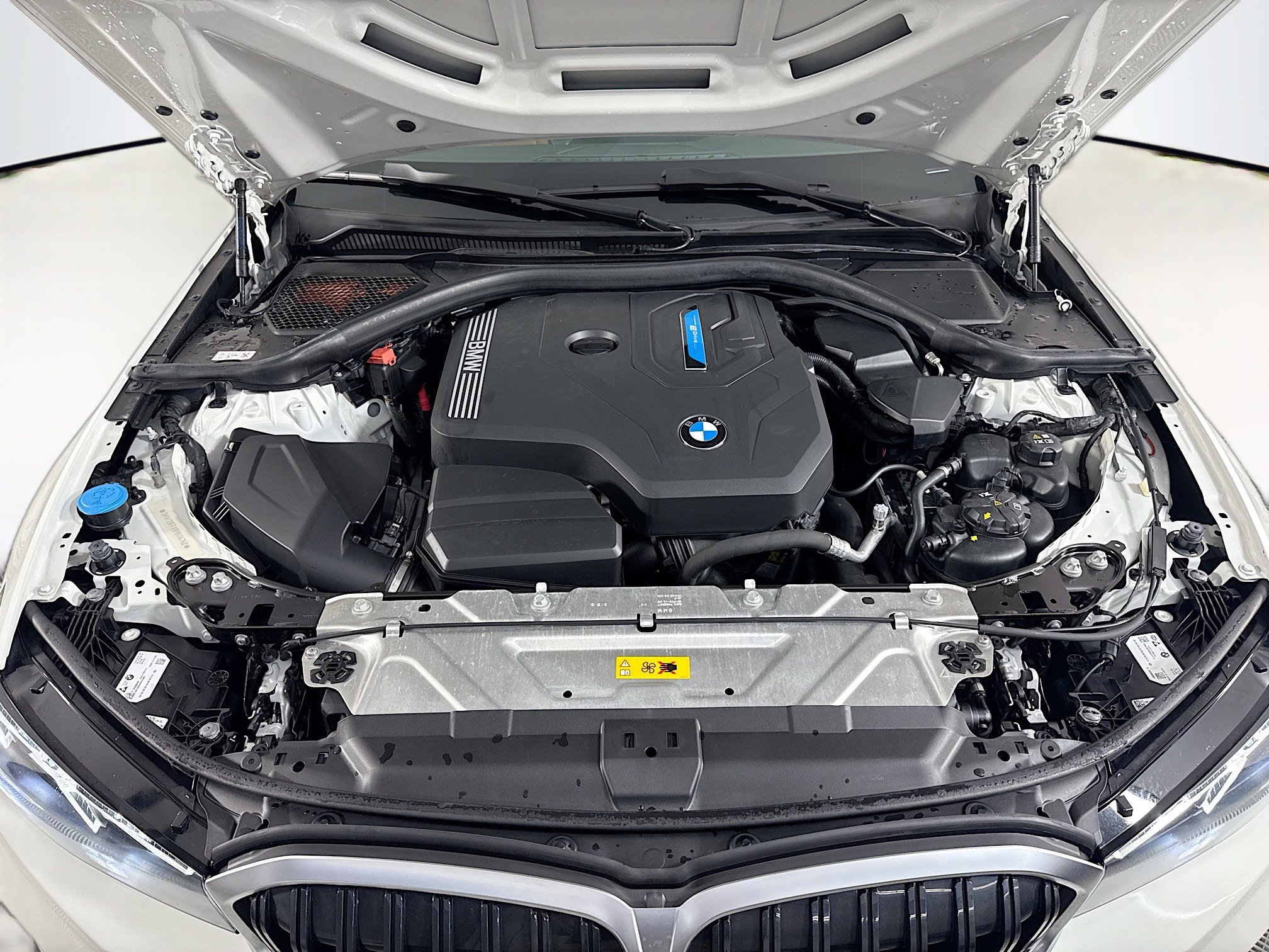 Used 2023 BMW 330e w/ Driving Assistance Package image 39