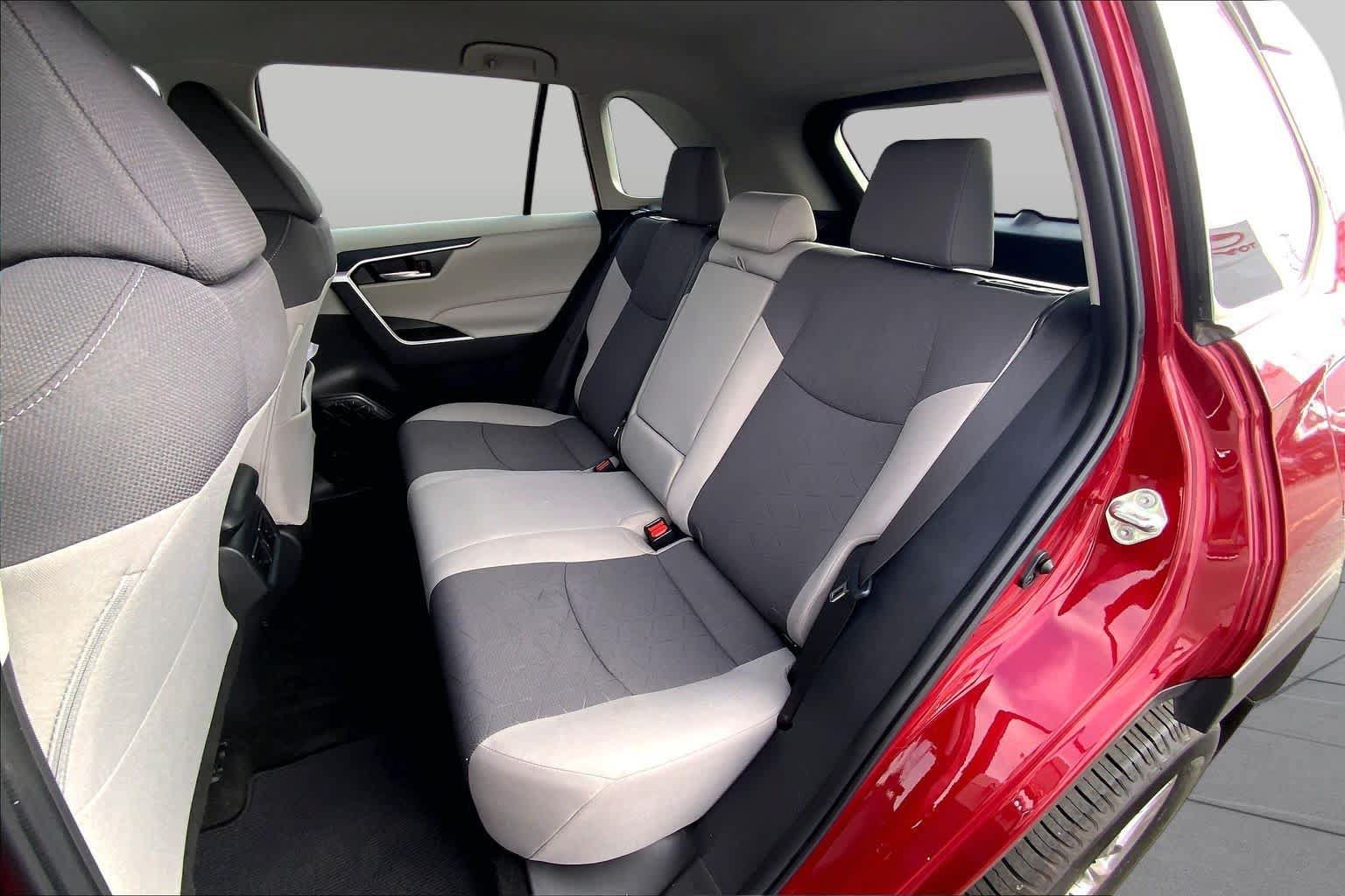 Used 2023 Toyota RAV4 XLE AWD/4WD image 21