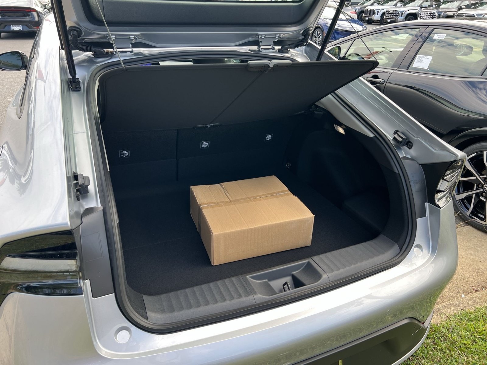 New 2027 Toyota Prius Plug-In Hybrid FWD image 20
