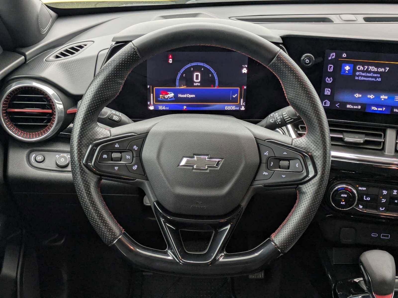 Used 2025 Chevrolet Trax RS FWD image 23