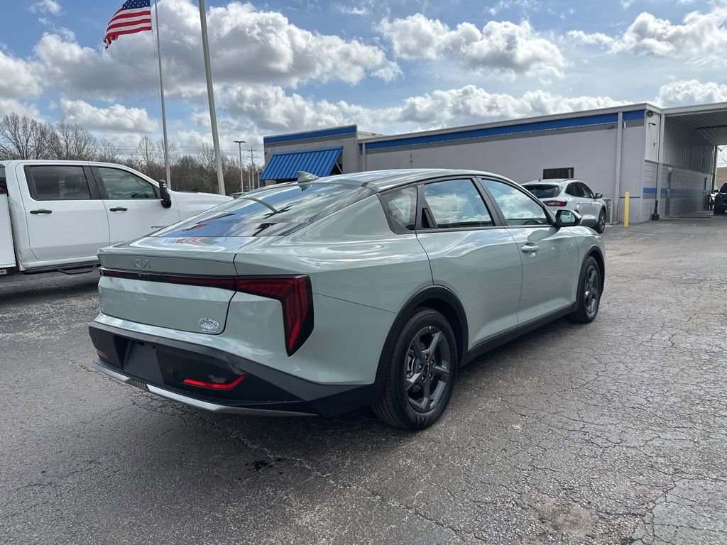 Used 2025 Kia K4 LXS image 3