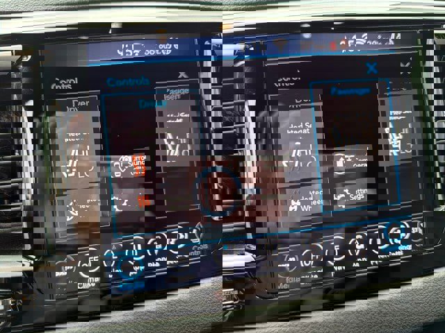 Used 2020 Chrysler Pacifica Touring-L w/ Advanced Safetytec Group image 12