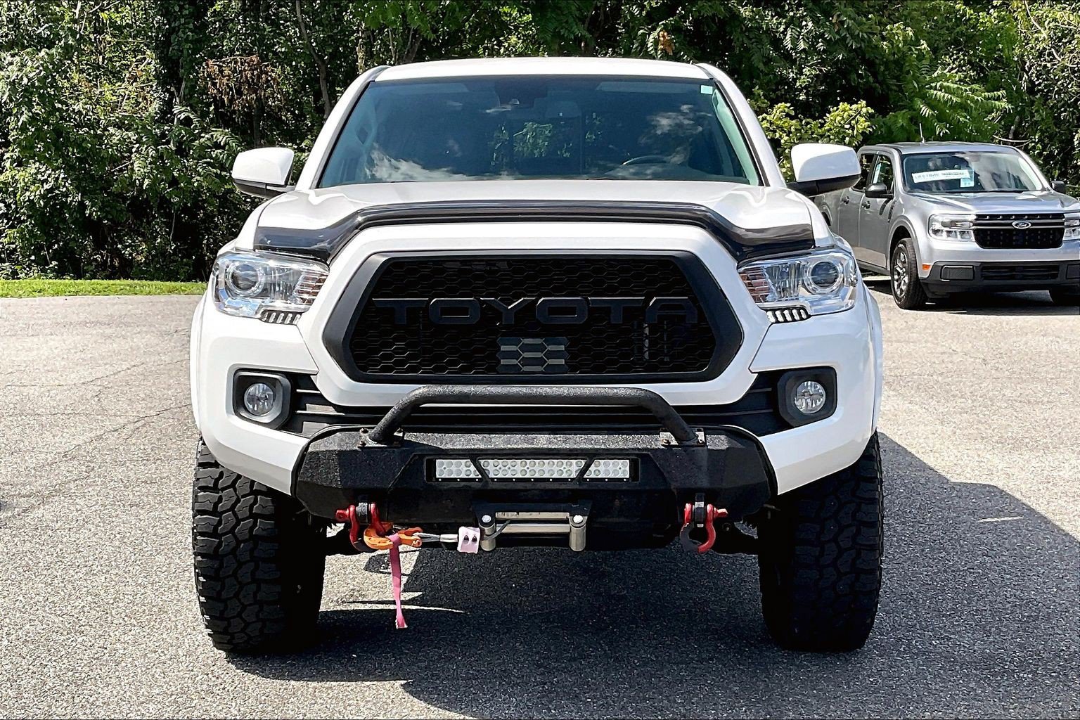 Used 2022 Toyota Tacoma SR5 AWD/4WD image 2