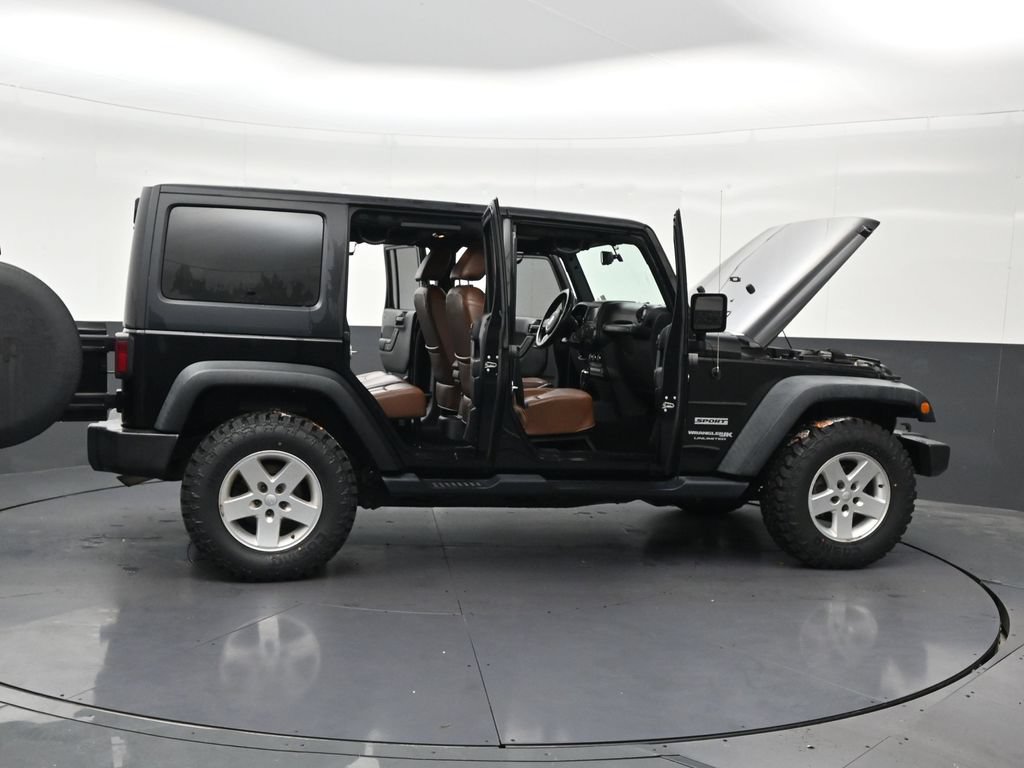 Used 2018 Jeep Wrangler Unlimited Sport S AWD/4WD image 32