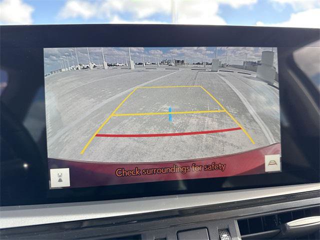 Certified 2024 Lexus ES 350 w/ Luxury Package image 17