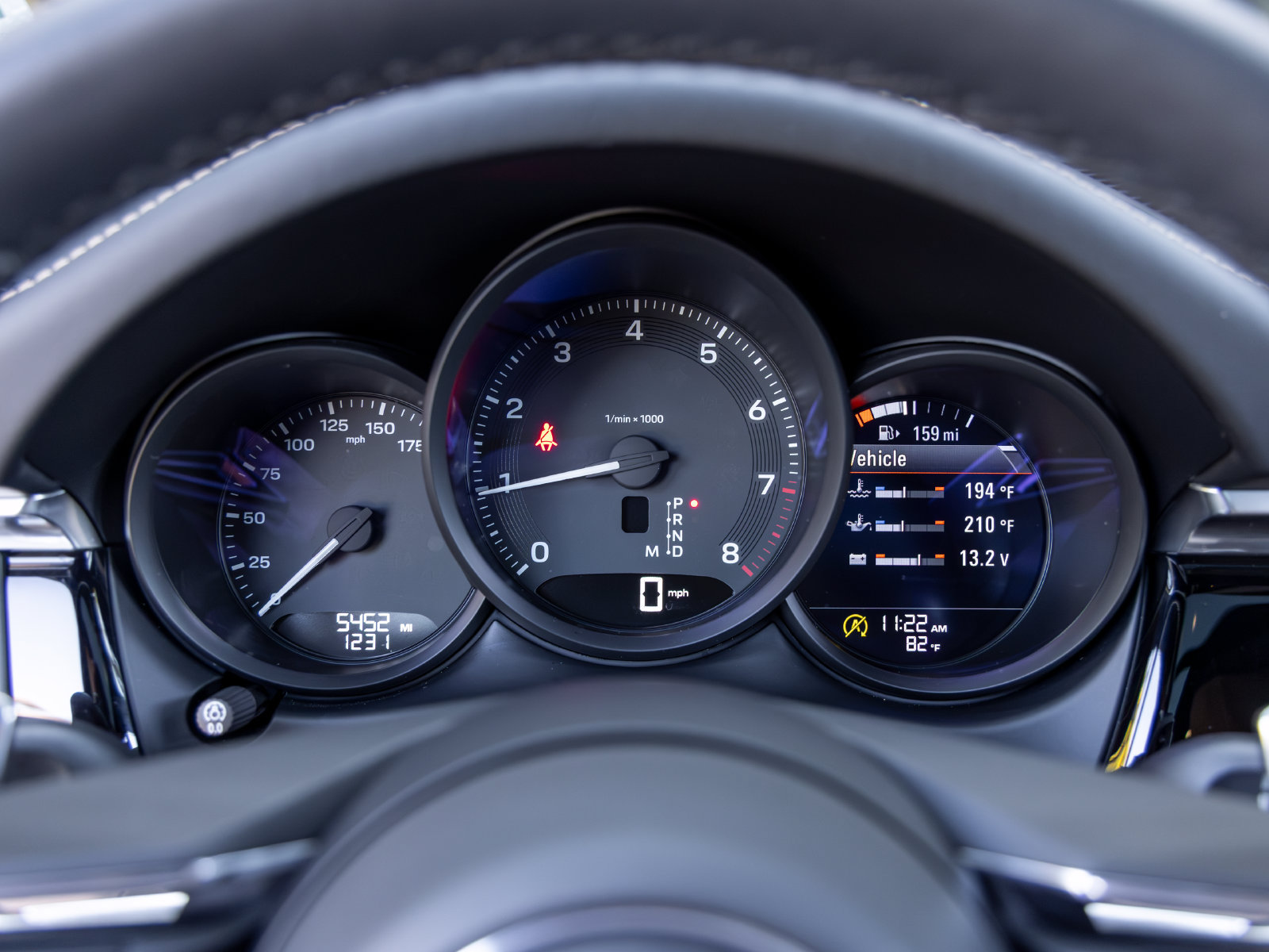 Certified 2026 Porsche Macan AWD/4WD image 34