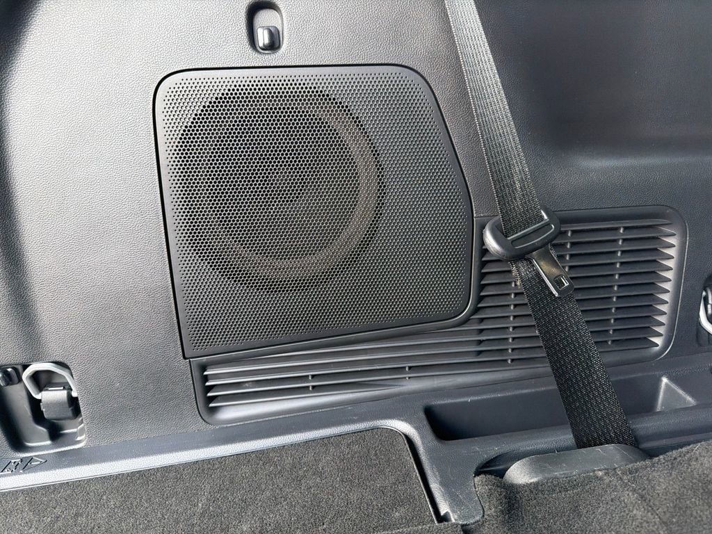 Used 2025 Ford Explorer ST-Line w/ ST-Line Street Pack image 21