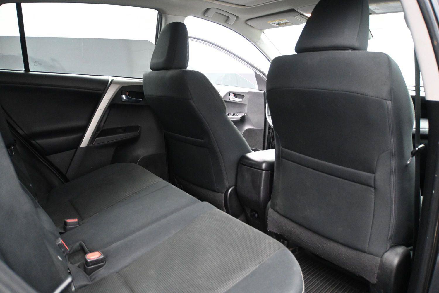Used 2018 Toyota RAV4 XLE w/ Plus Extra Value Package AWD/4WD image 17