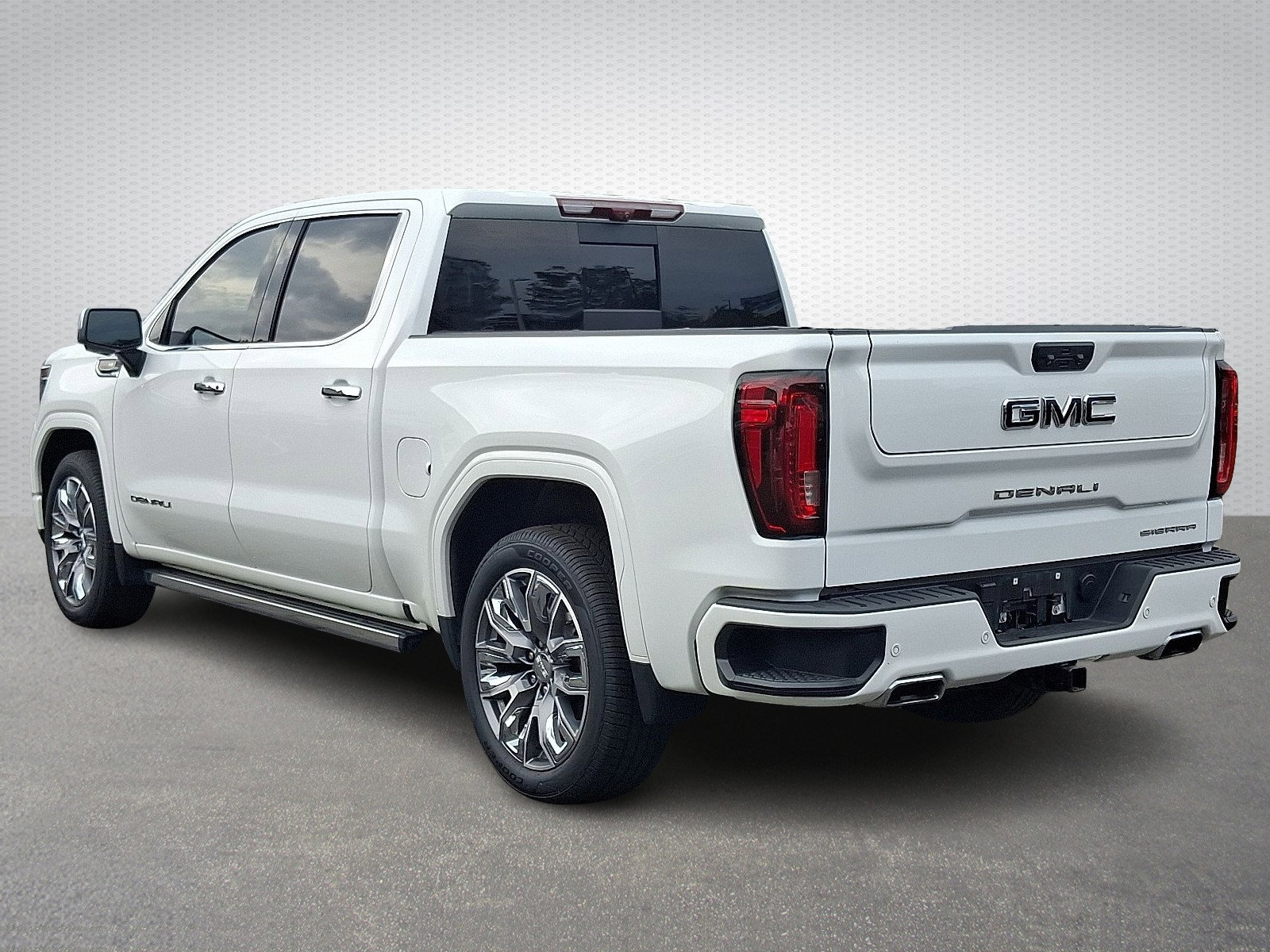 Used 2023 GMC Sierra 1500 Denali w/ Denali Reserve Package image 4