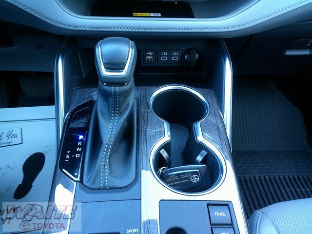 Used 2023 Toyota Highlander Limited image 24