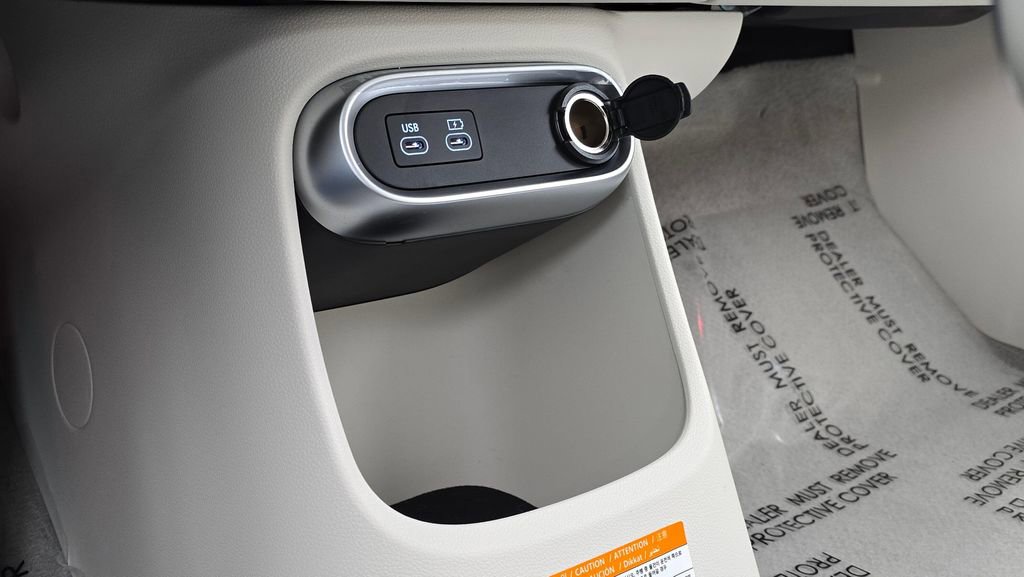 Used 2025 Genesis GV60 Performance image 33