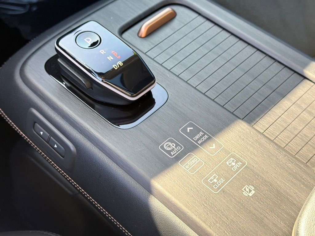 Used 2023 Nissan Ariya FWD image 31